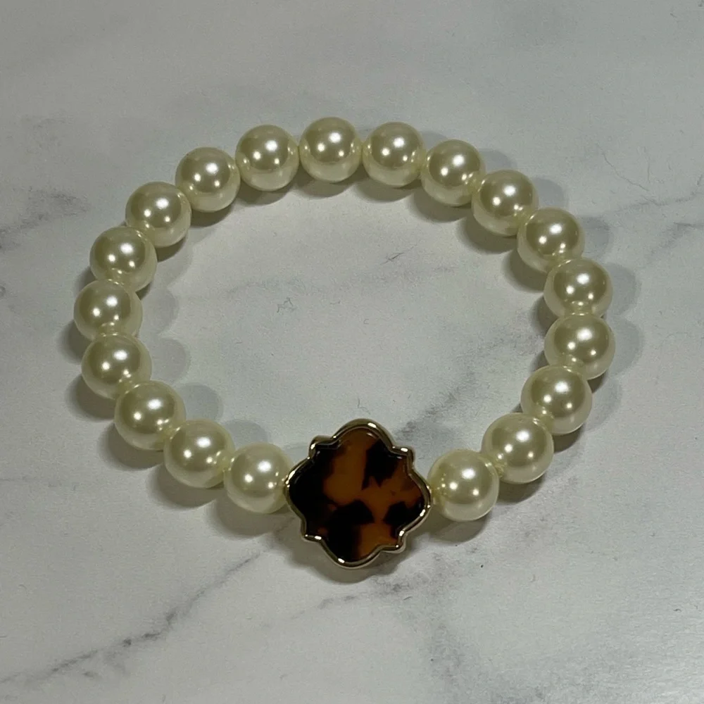 Pearl Stretch Bracelet